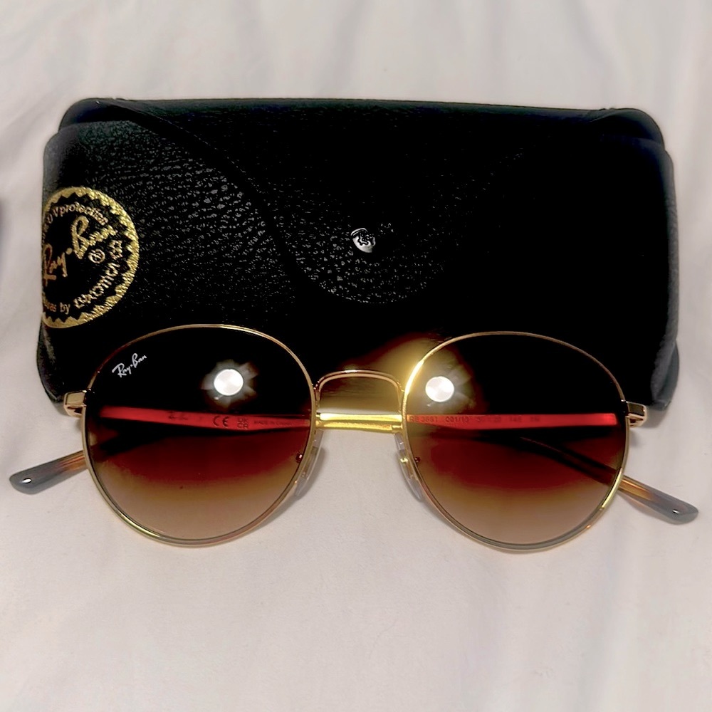 Authentic - Brand New round Ray Bans - with case and box